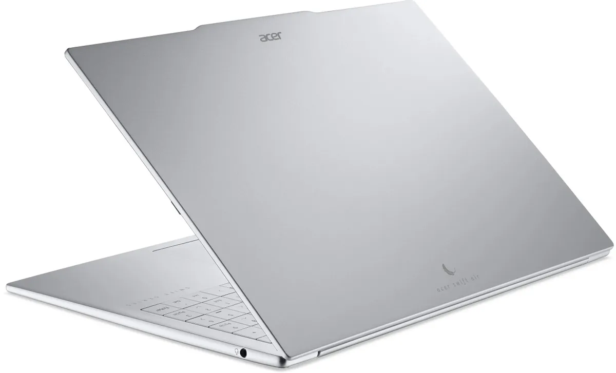 Ноутбук Acer Swift Air 16 SFA16-61M-R721 (16" OLED, AMD Ryzen AI 7 350, 16Gb, 1Tb SSD, AMD Radeon 860M, noOS) (Серебристый) — фото 2